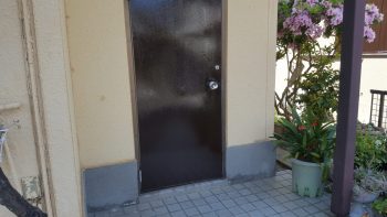 三重県桑名市長島町、ドア塗装